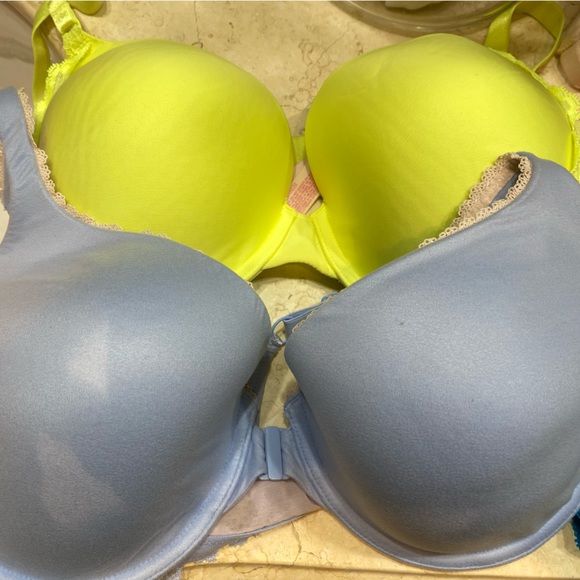 Victoria's Secret 38D 4 bra bundle - Picture 3 of 3